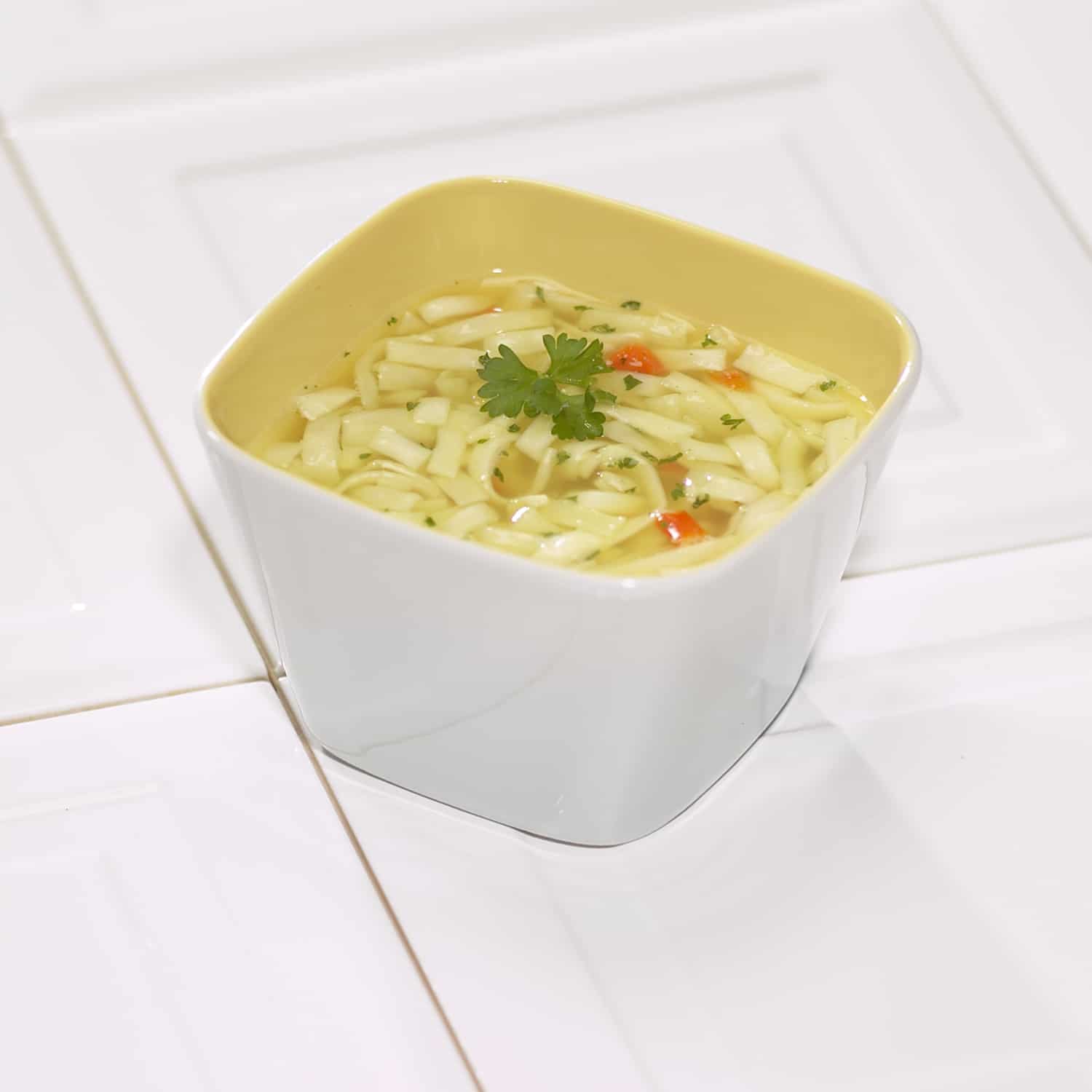 Bouillon poulet et nouilles